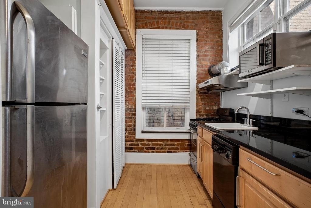 921 Cameron Street - Photo 12
