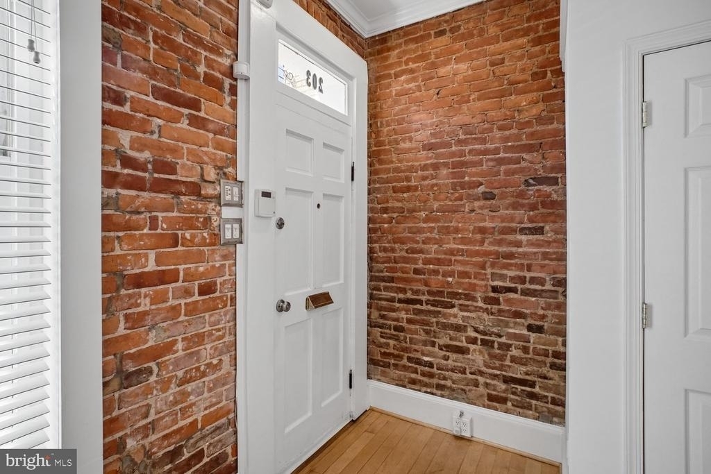 921 Cameron Street - Photo 6