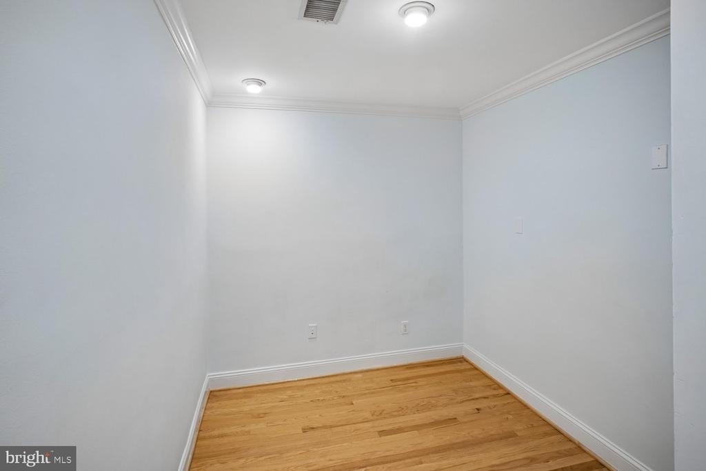 921 Cameron Street - Photo 17