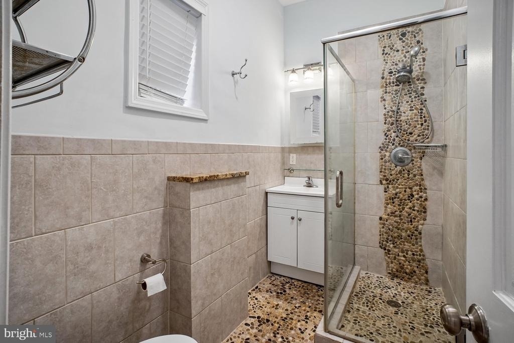 921 Cameron Street - Photo 15