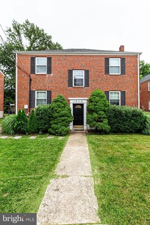 1519 Stafford Street N - Photo 0