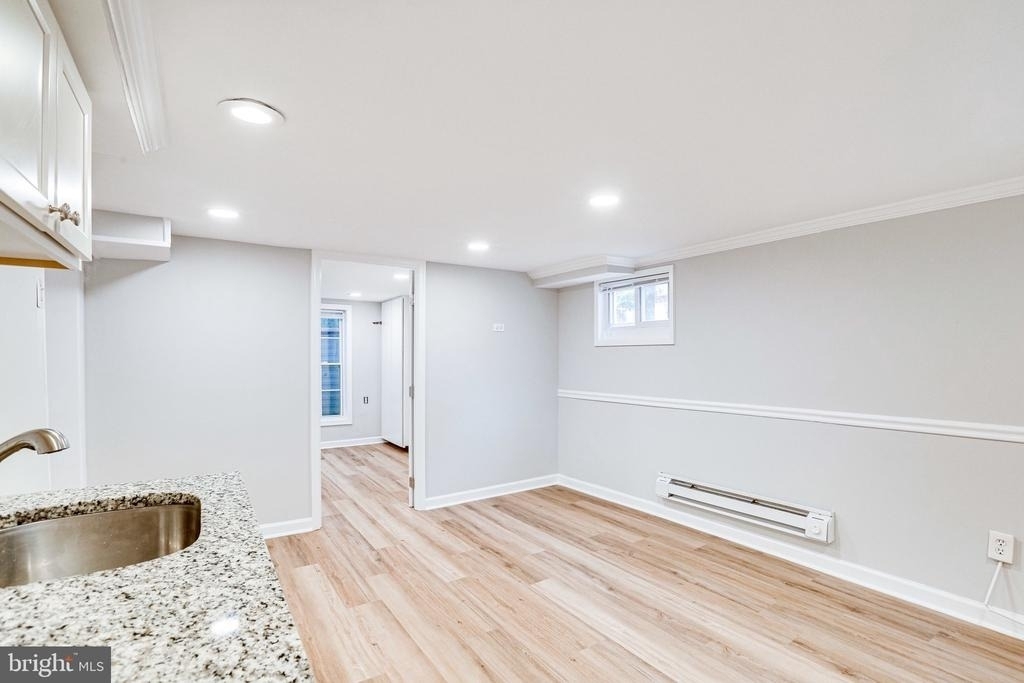 1519 Stafford Street N - Photo 8