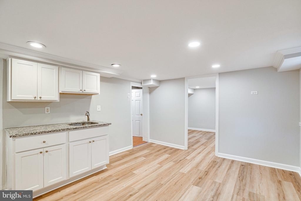 1519 Stafford Street N - Photo 7