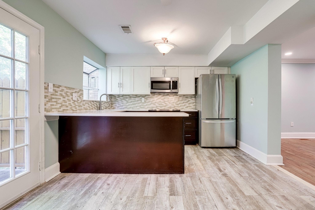 2428 S Walter Reed Drive - Photo 4