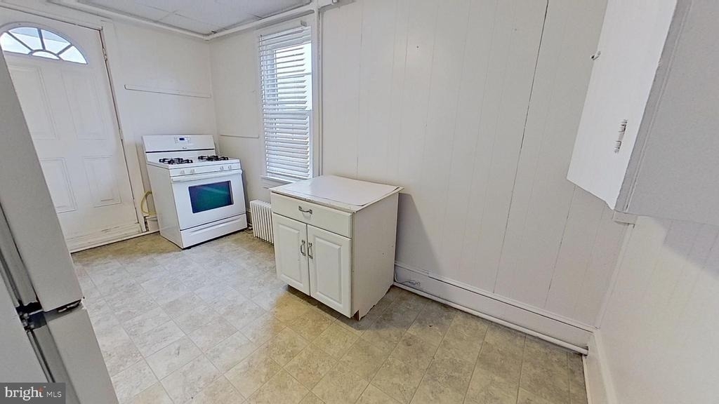 31 E High Street - Photo 3