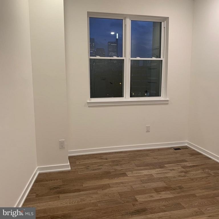 1501 Parrish Street - Photo 8