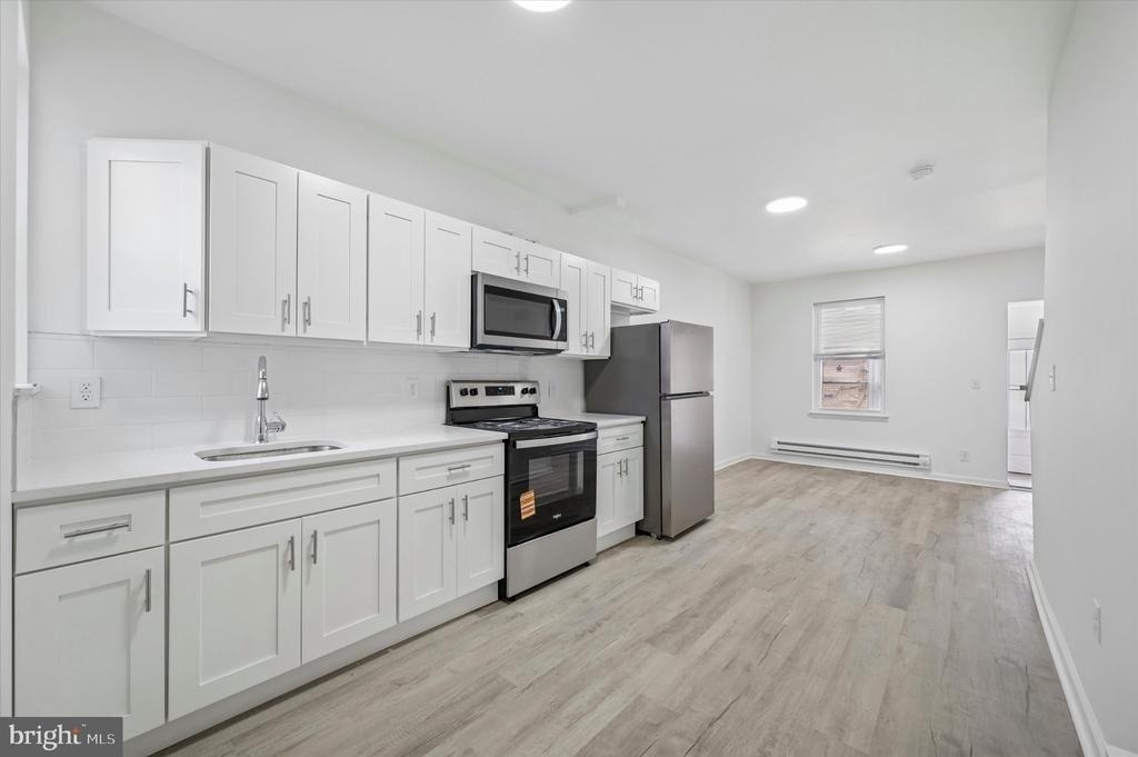 248 N Alden Street - Photo 5
