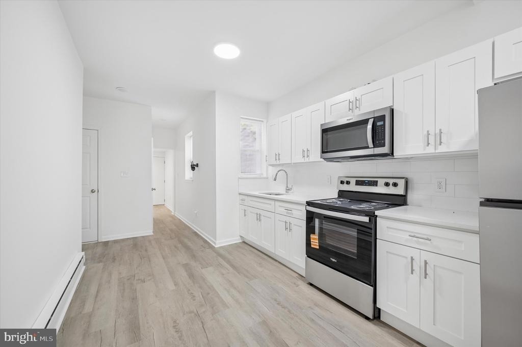 248 N Alden Street - Photo 4