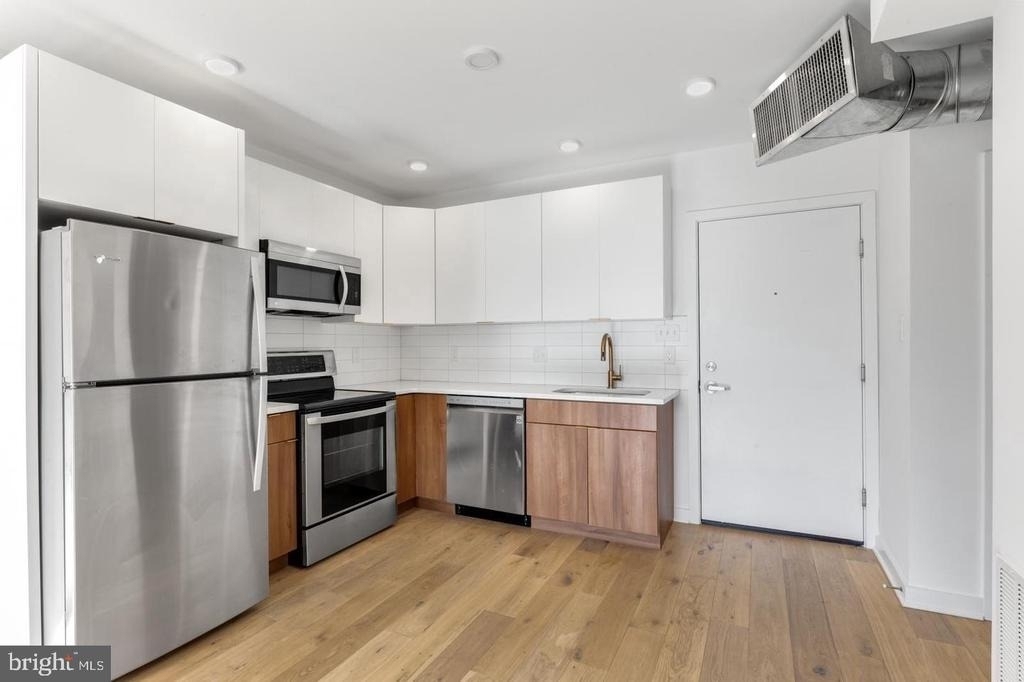 1416 Frankford Ave - Photo 4