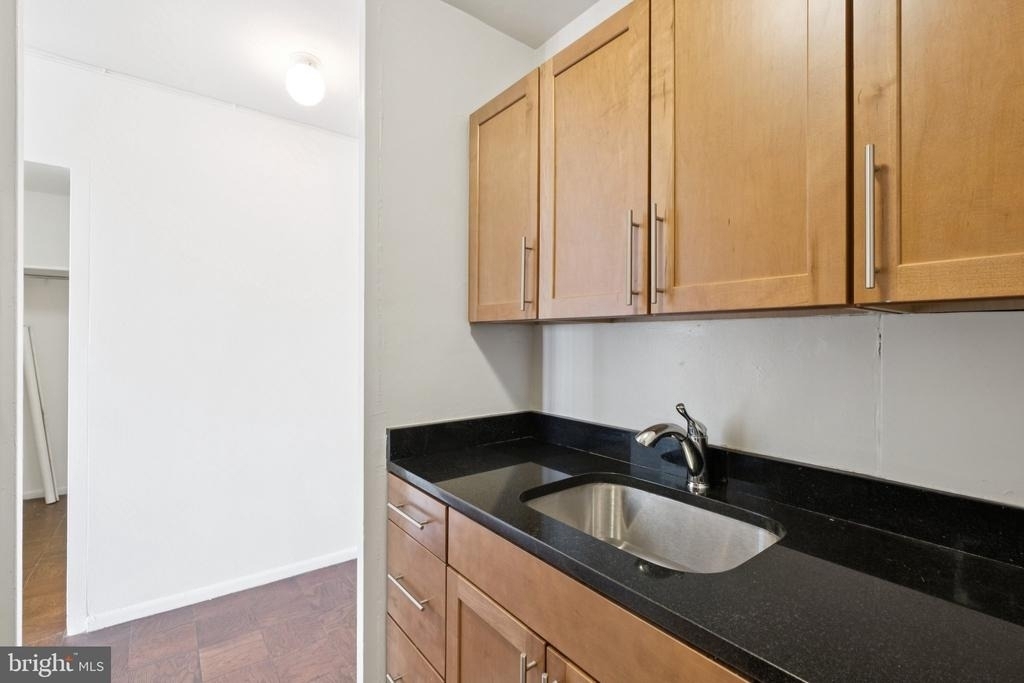 200 Locust Street - Photo 8