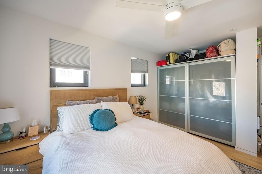 152 W Laurel Street - Photo 9