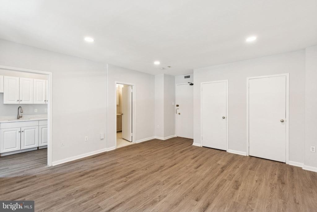 135 S 19th St - Photo 3