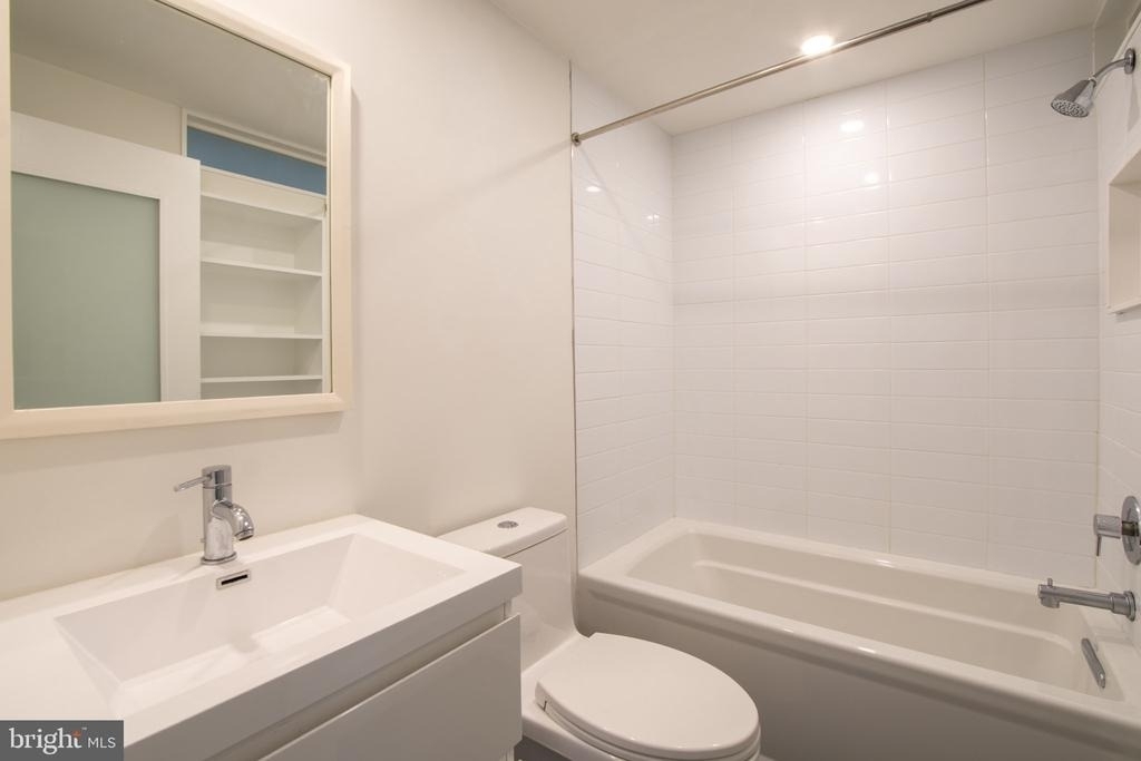 152 W Laurel Street - Photo 11
