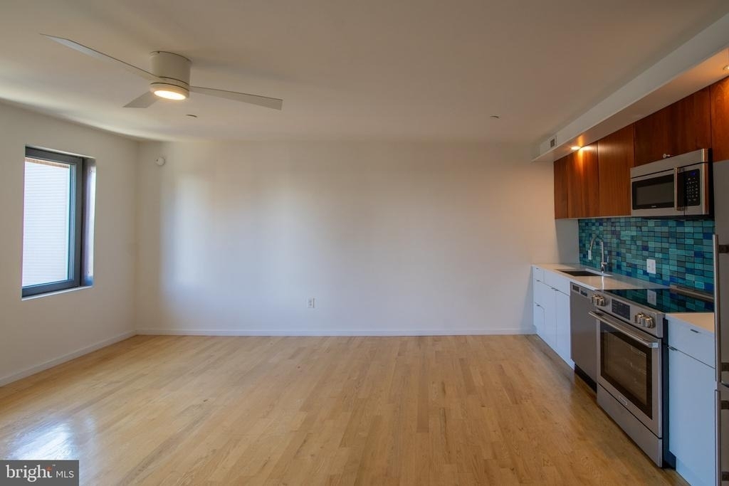152 W Laurel Street - Photo 5