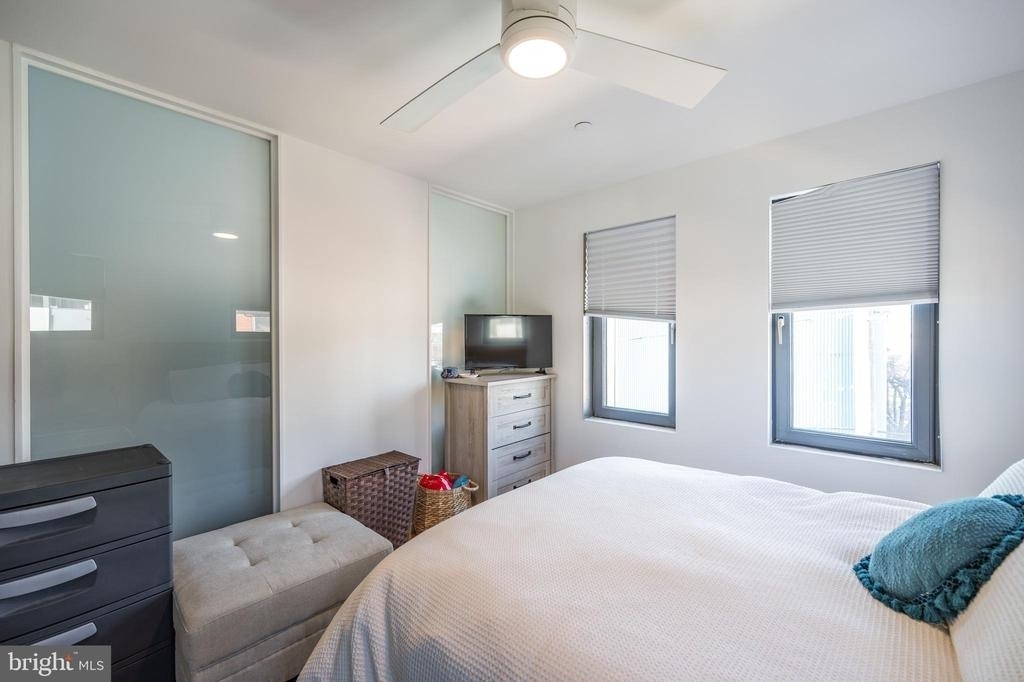 152 W Laurel Street - Photo 8
