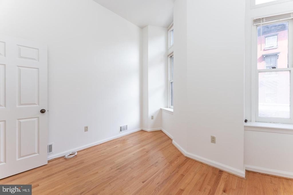 2032 Walnut Street - Photo 17