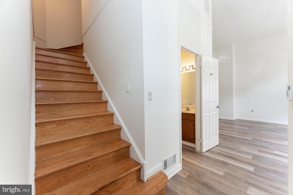 2032 Walnut Street - Photo 7