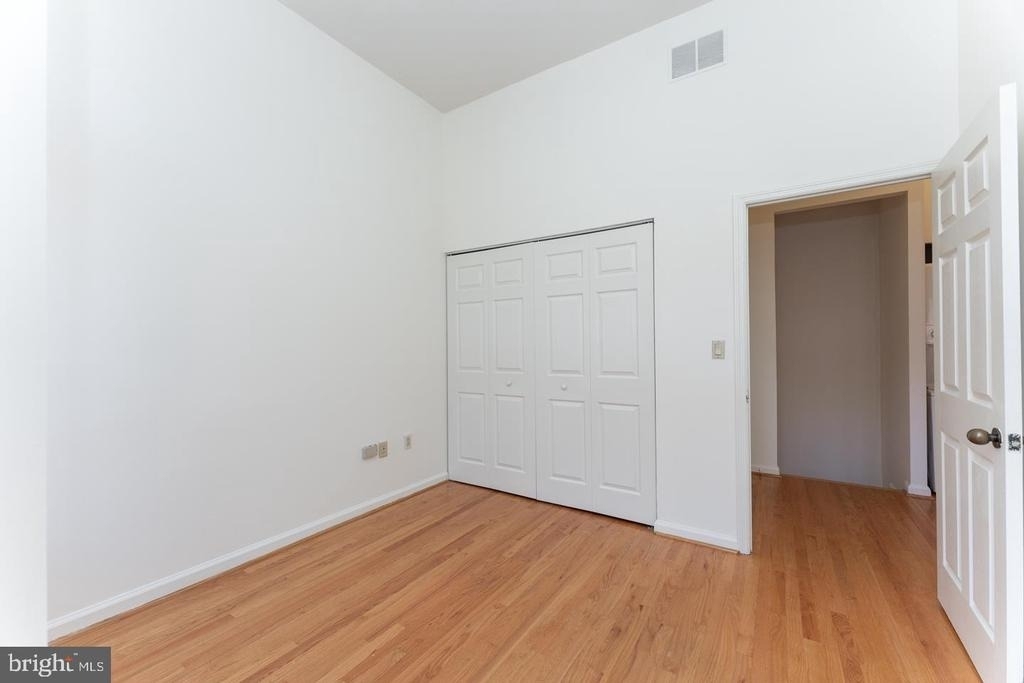 2032 Walnut Street - Photo 18