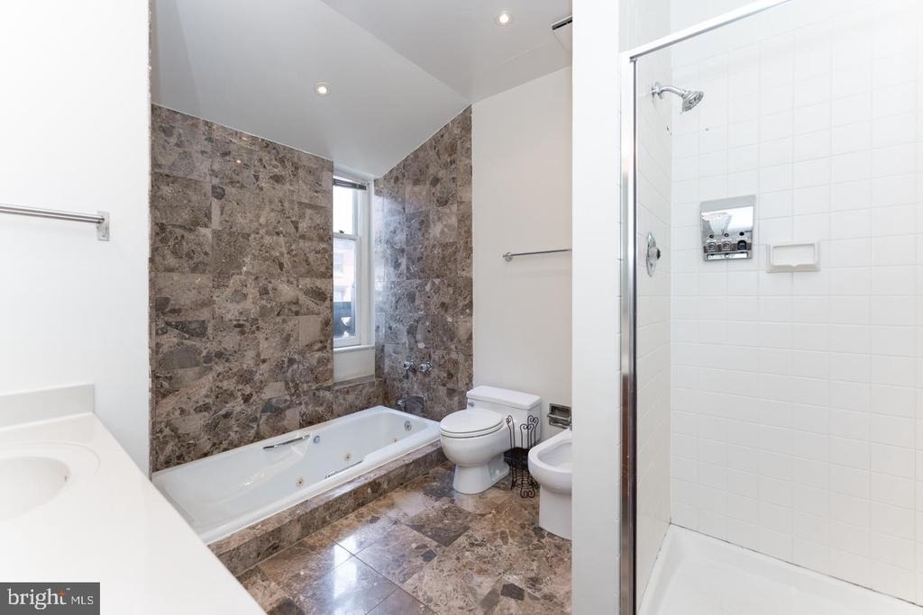 2032 Walnut Street - Photo 11
