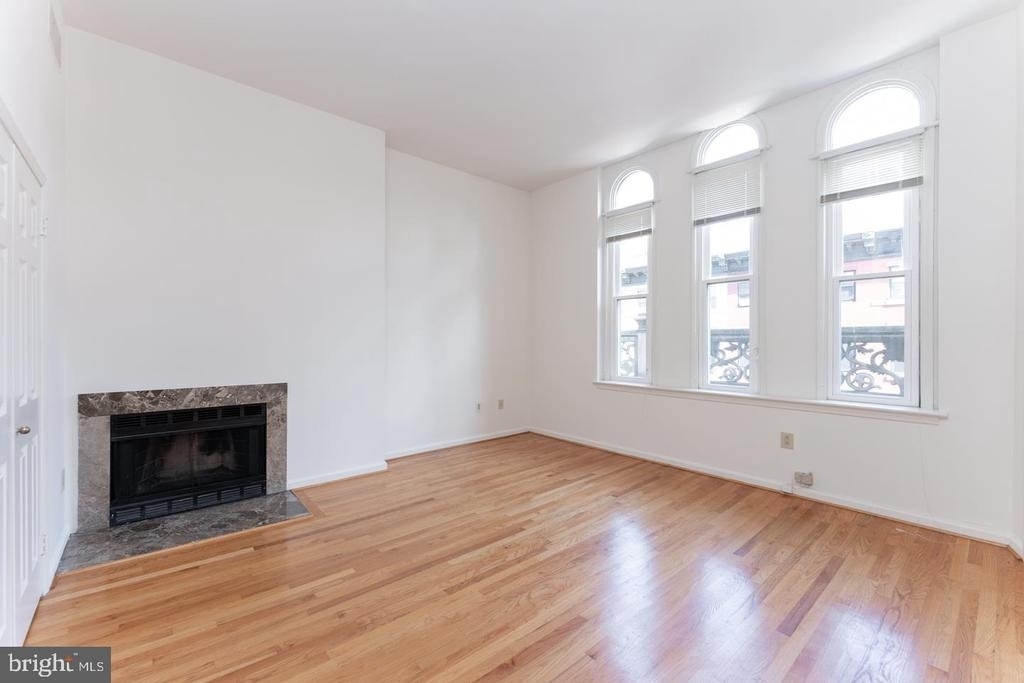 2032 Walnut Street - Photo 8