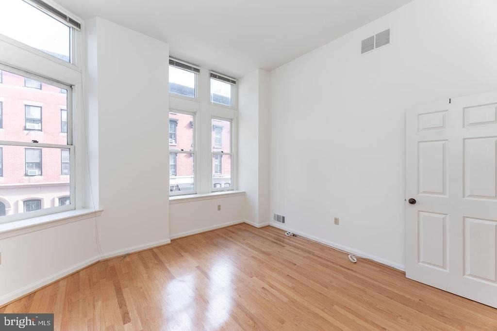 2032 Walnut Street - Photo 13