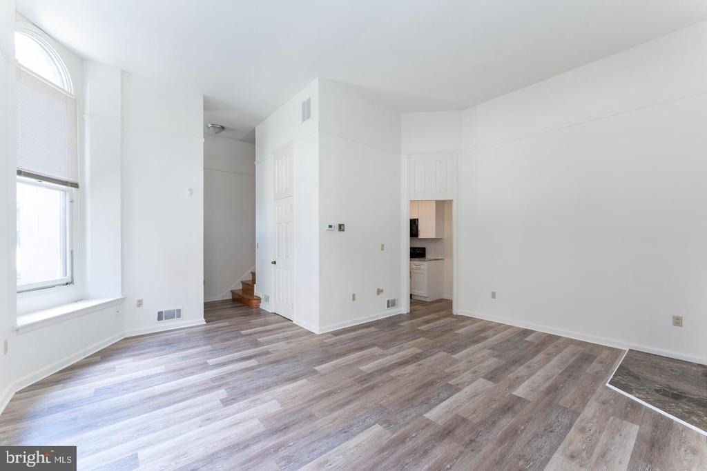 2032 Walnut Street - Photo 3