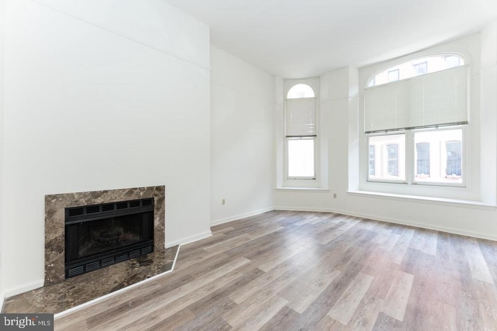 2032 Walnut Street - Photo 2