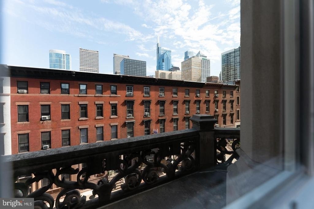 2032 Walnut Street - Photo 9