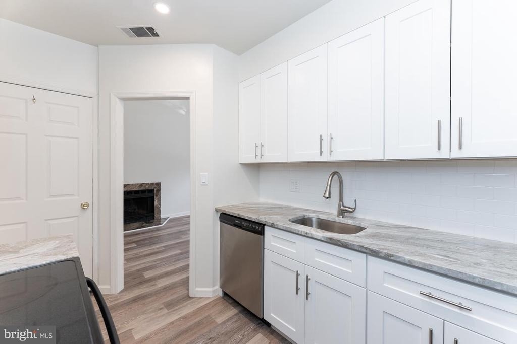 2032 Walnut Street - Photo 5