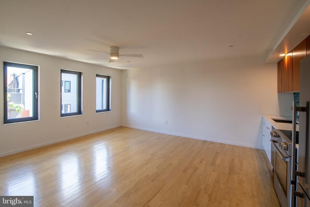 152 W Laurel Street - Photo 7
