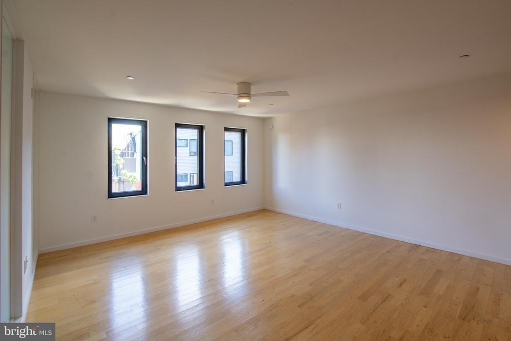 152 W Laurel Street - Photo 6