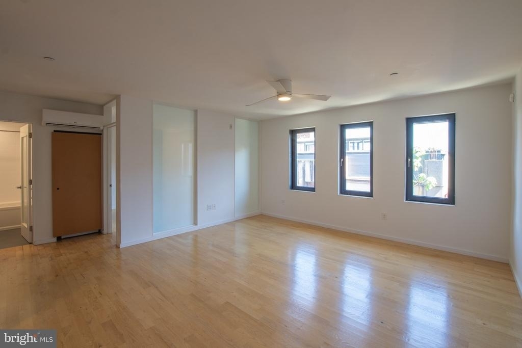 152 W Laurel Street - Photo 8