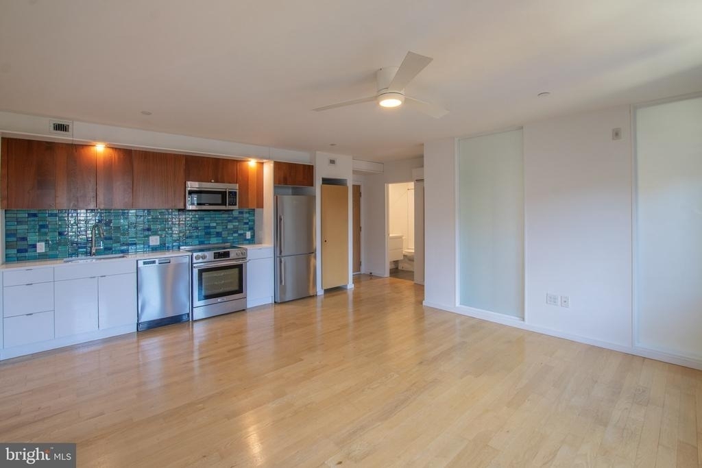 152 W Laurel Street - Photo 0