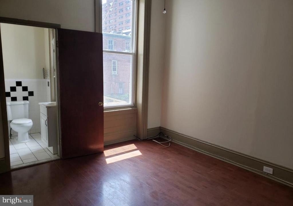 2034 Chestnut Street - Photo 1