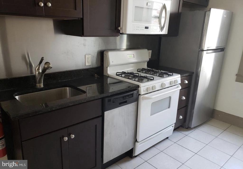 2034 Chestnut Street - Photo 0