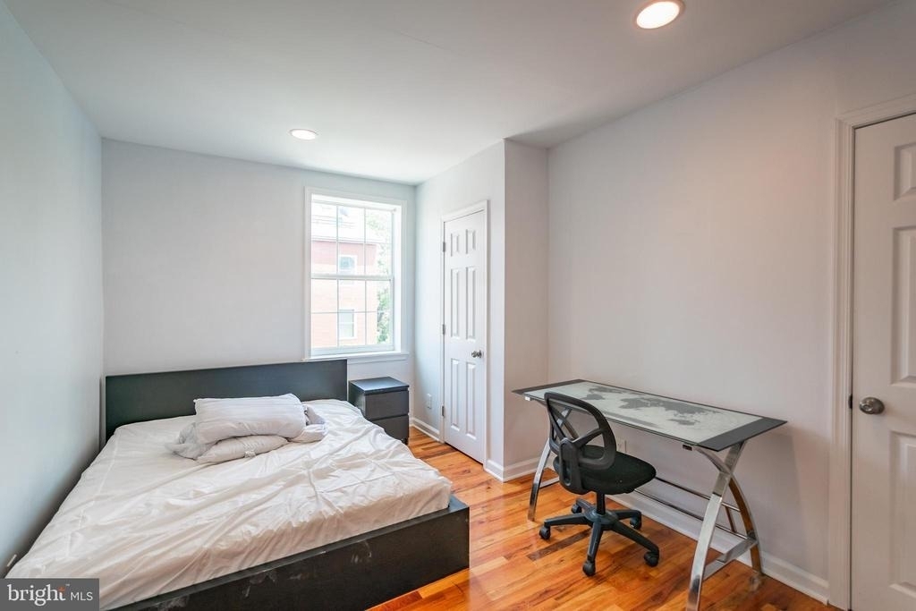 1116 Pine Street - Photo 6
