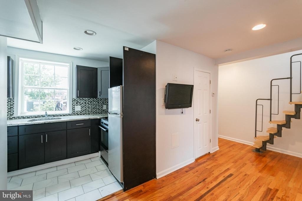 1116 Pine Street - Photo 3