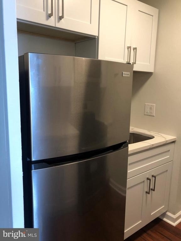 220 Locust Street - Photo 7