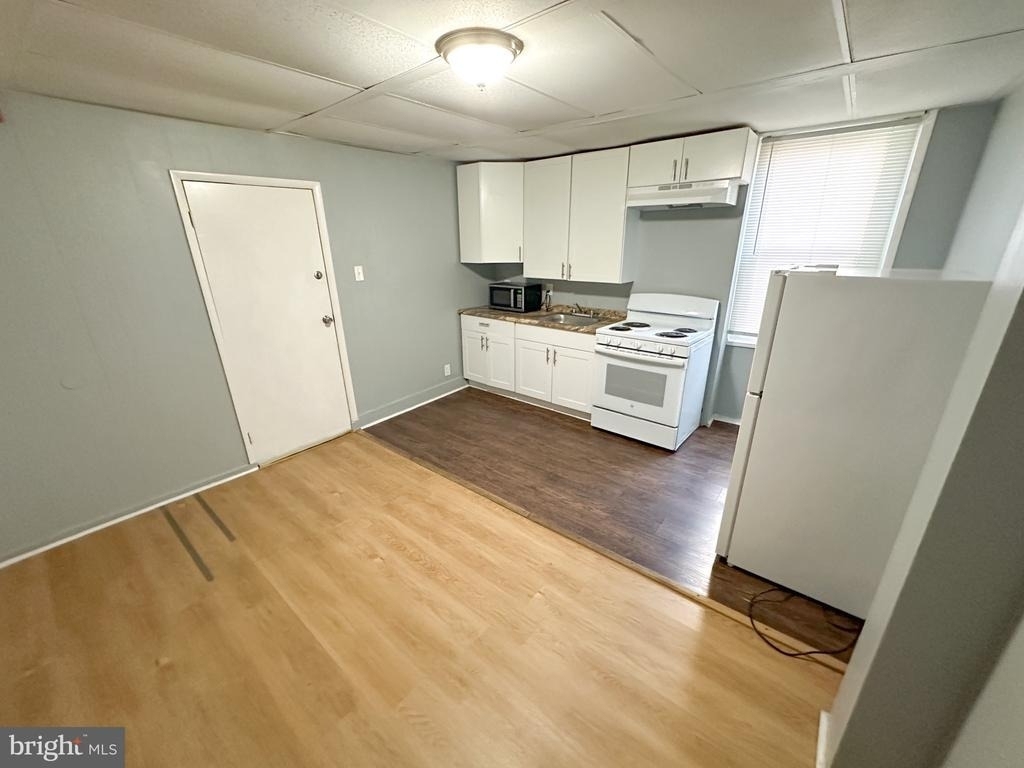 1347 Sellers Street - Photo 2