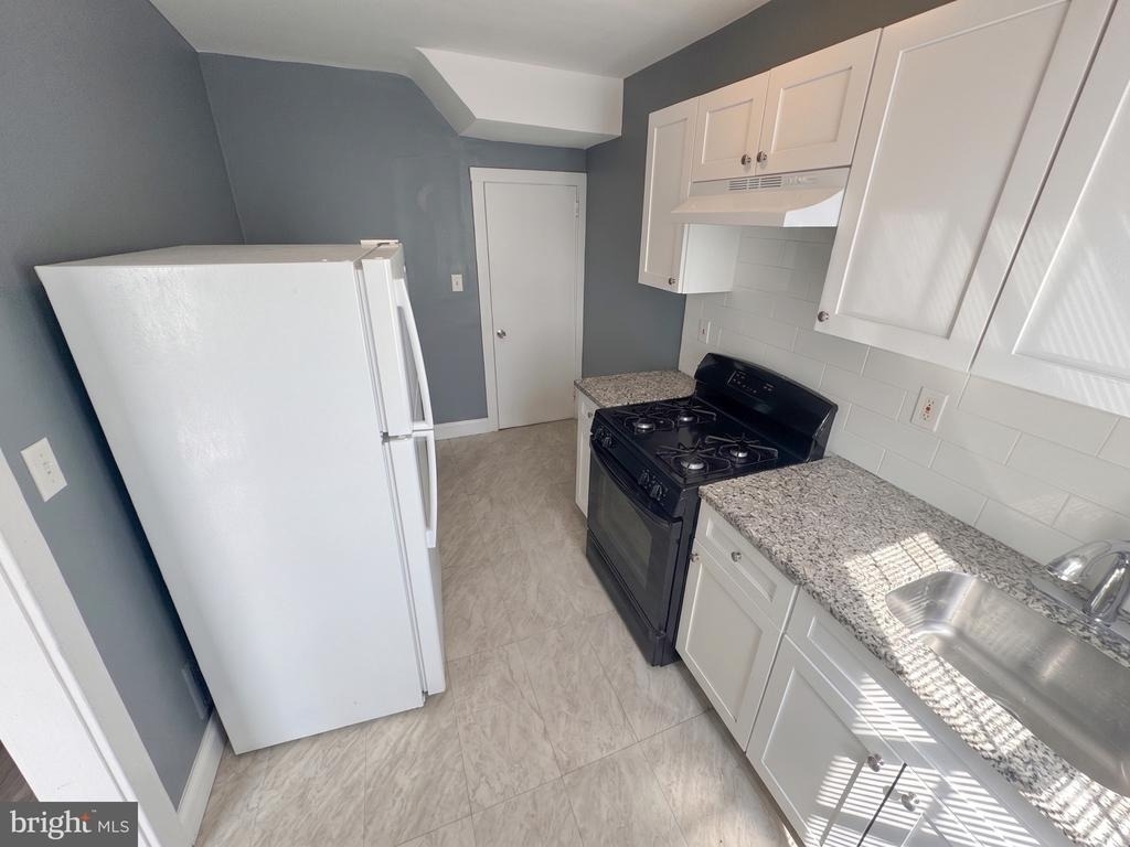 2640 S Robinson Street - Photo 1