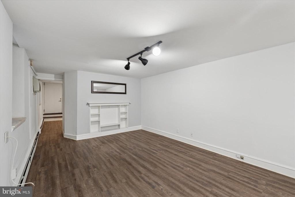 240 S 13th Street - Photo 9