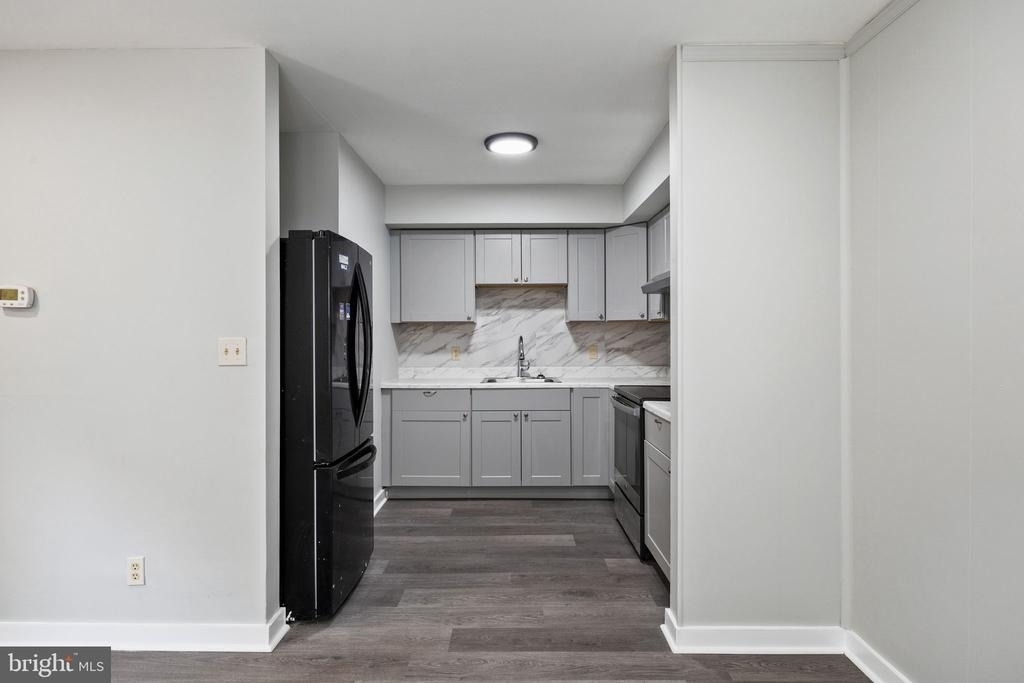 1221 Kater Street - Photo 4