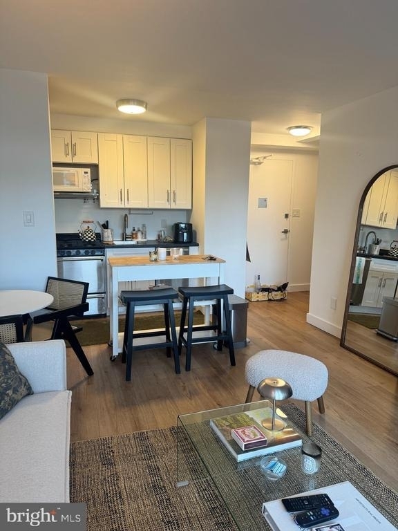 1806 Rittenhouse Square - Photo 2