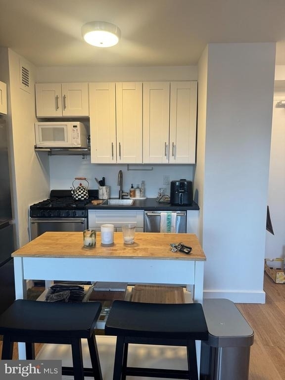 1806 Rittenhouse Square - Photo 3