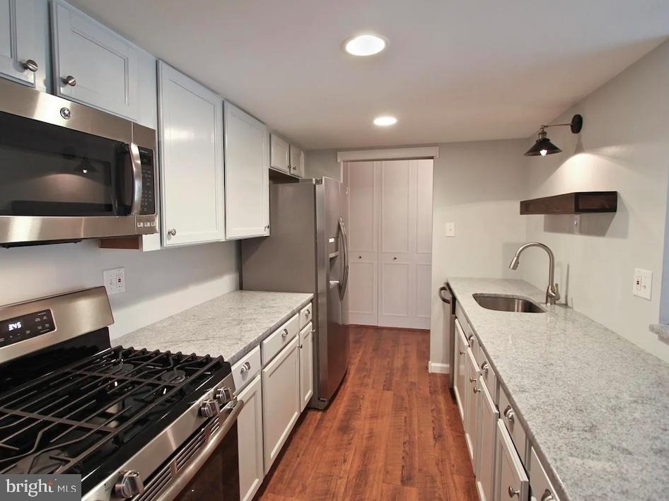 414 Drummers Lane - Photo 1