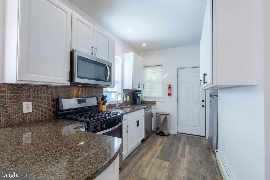 233 Park Lane - Photo 8