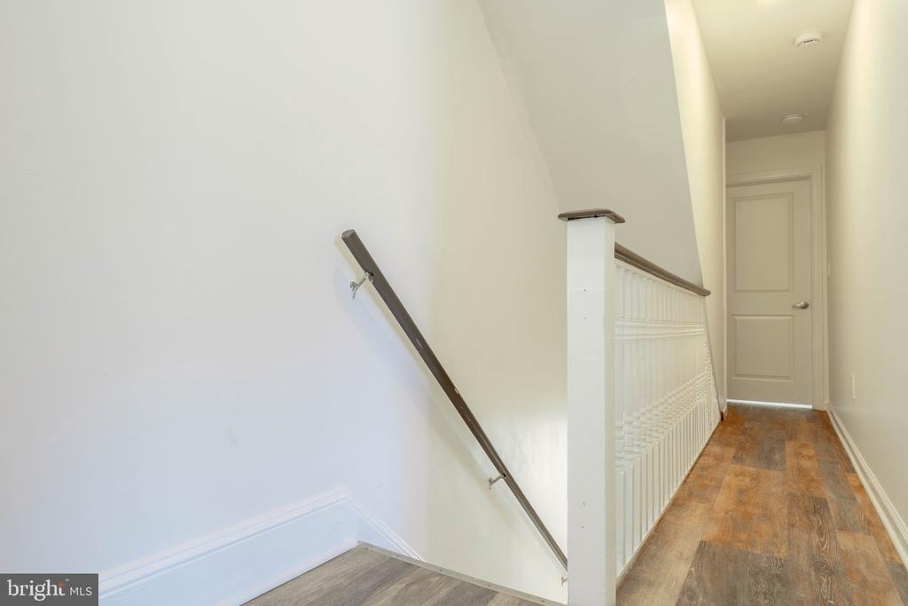 233 Park Lane - Photo 10
