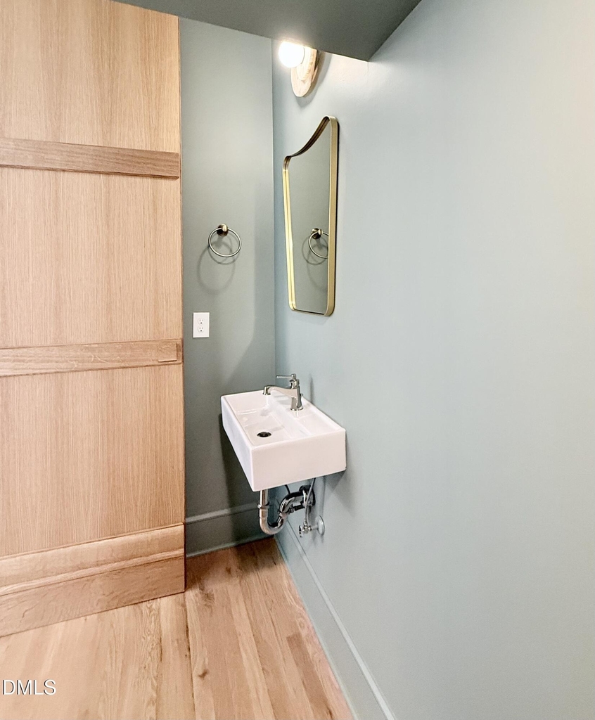 1709 F Street - Photo 14
