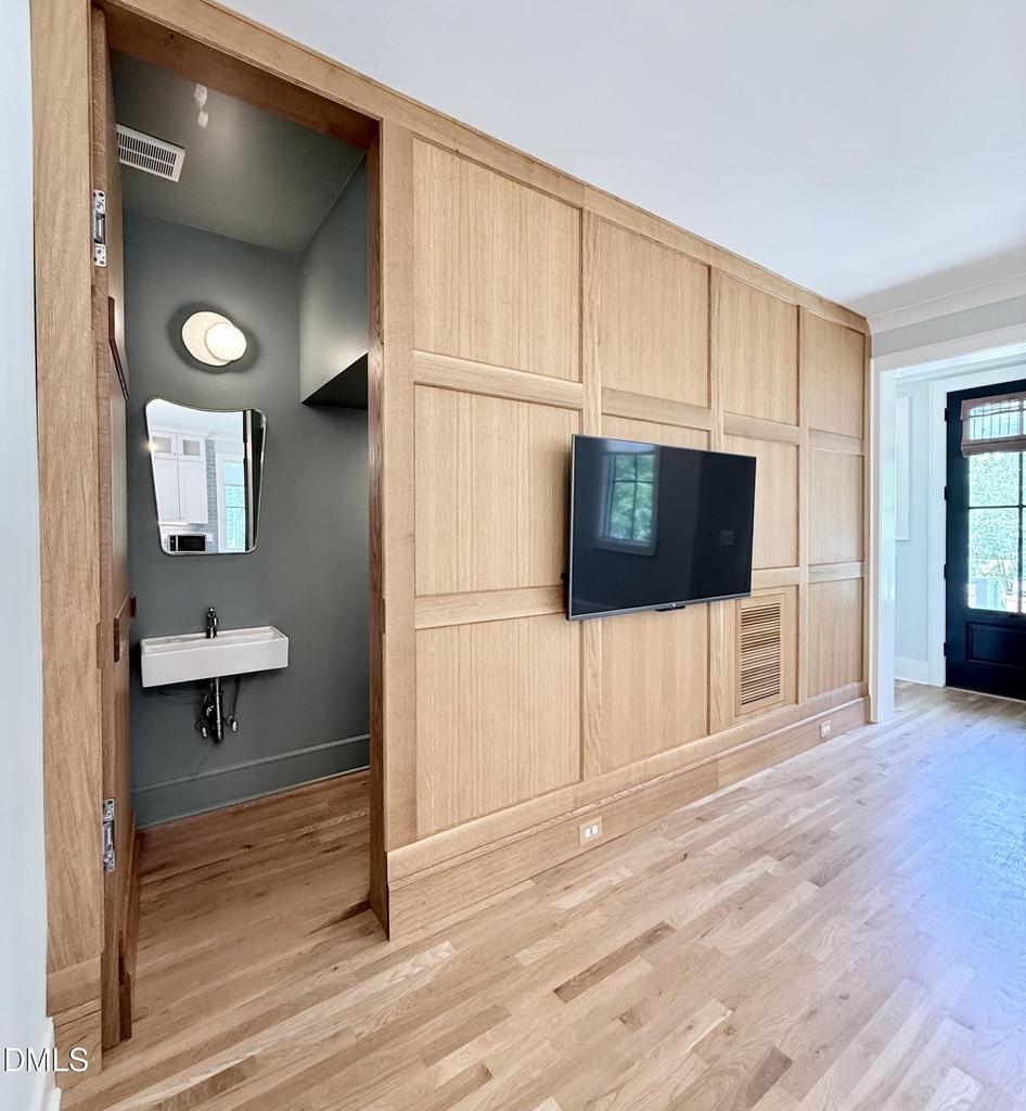 1709 F Street - Photo 13
