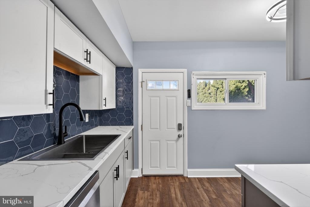 136 5th Avenue - Photo 12